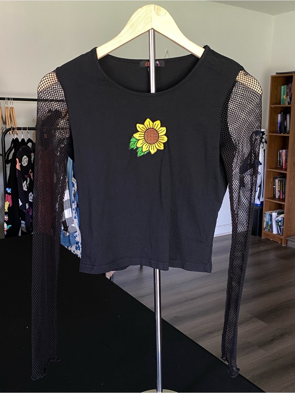 Delia’s Black Sunflower-Embroidered Mesh Sleeve Top Y2K Rave Grunge